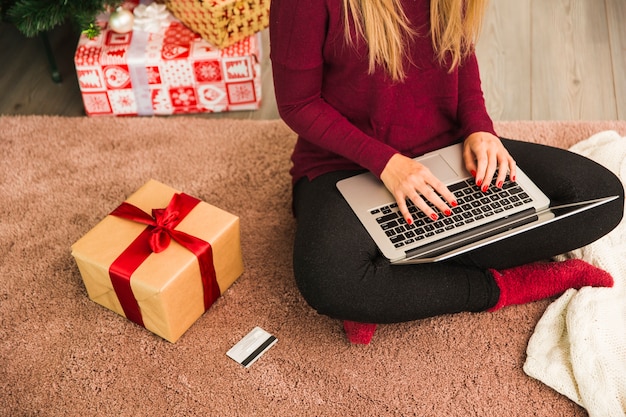 5 Strategies to Begin Stockpiling Funds for Christmas Immediately