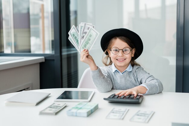 7 Innovative Methods to Educate Your Children About Finances