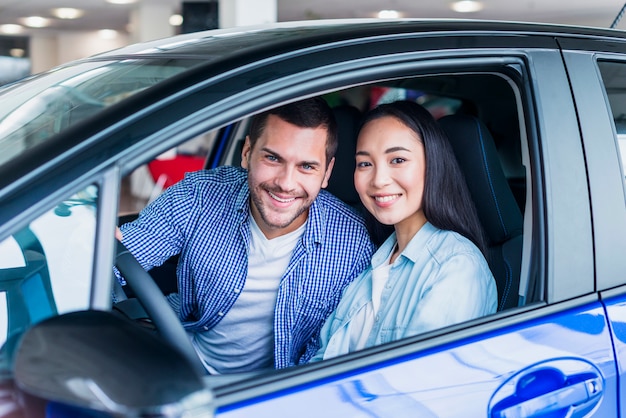 Are there car insurance discounts for married individuals?