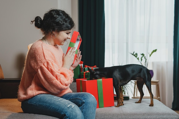 Maximizing Your Holiday Joy Without Purchasing Presents