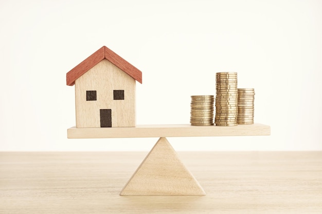 Pros and Cons: Home Equity Line of Credit vs. Home Equity Loan