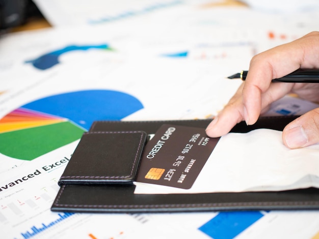 Strategies for Swiftly Eliminating Your Credit Card Debt This Year